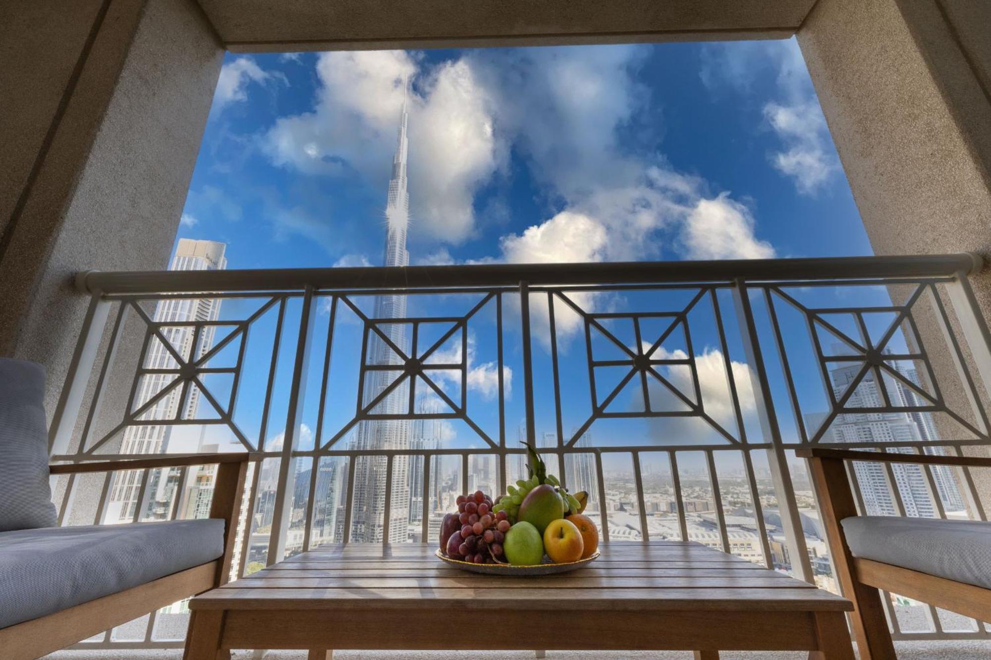 Signature Burj Khalifa View Residence Dubai Bagian luar foto
