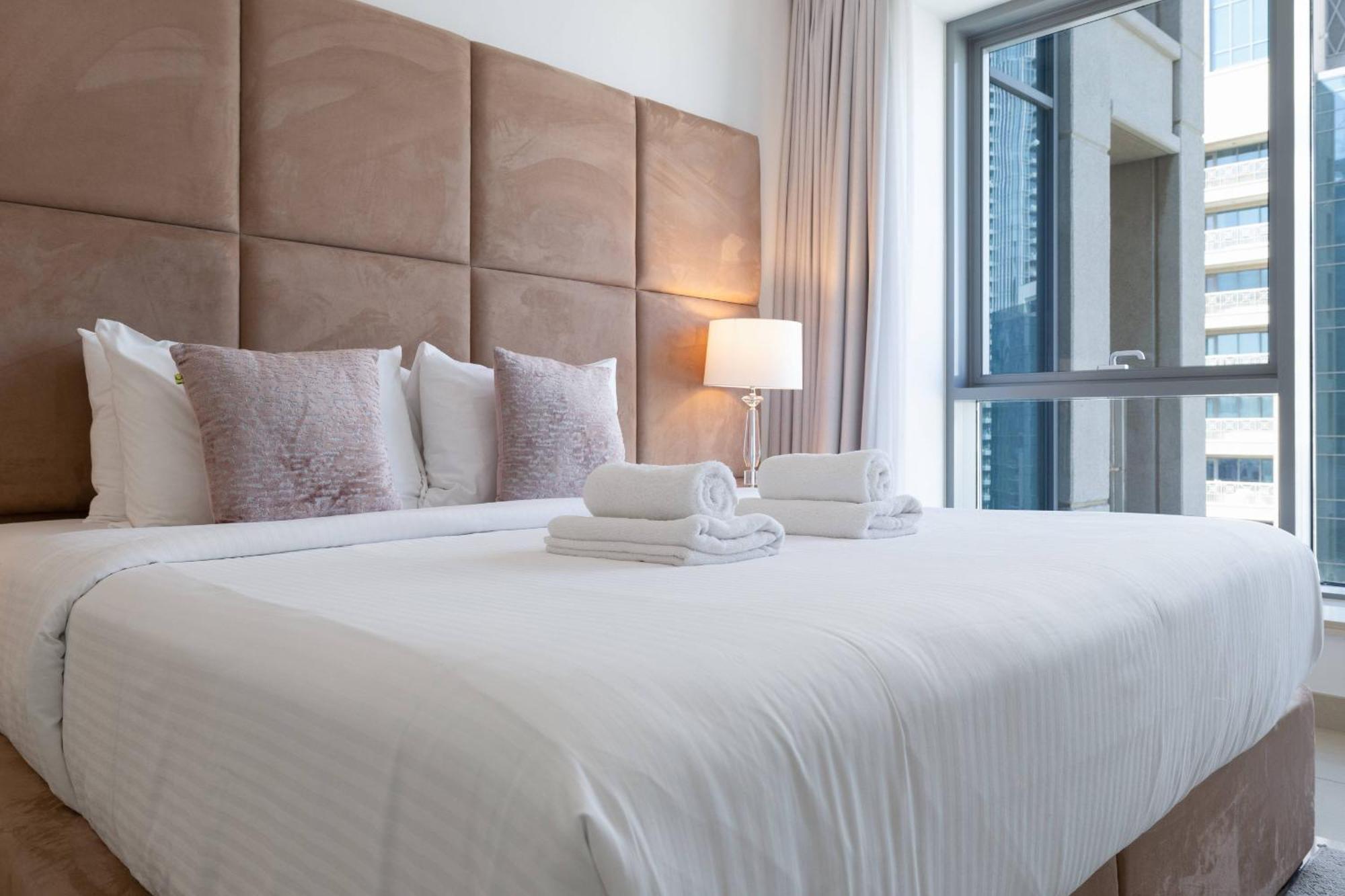 Signature Burj Khalifa View Residence Dubai Bagian luar foto