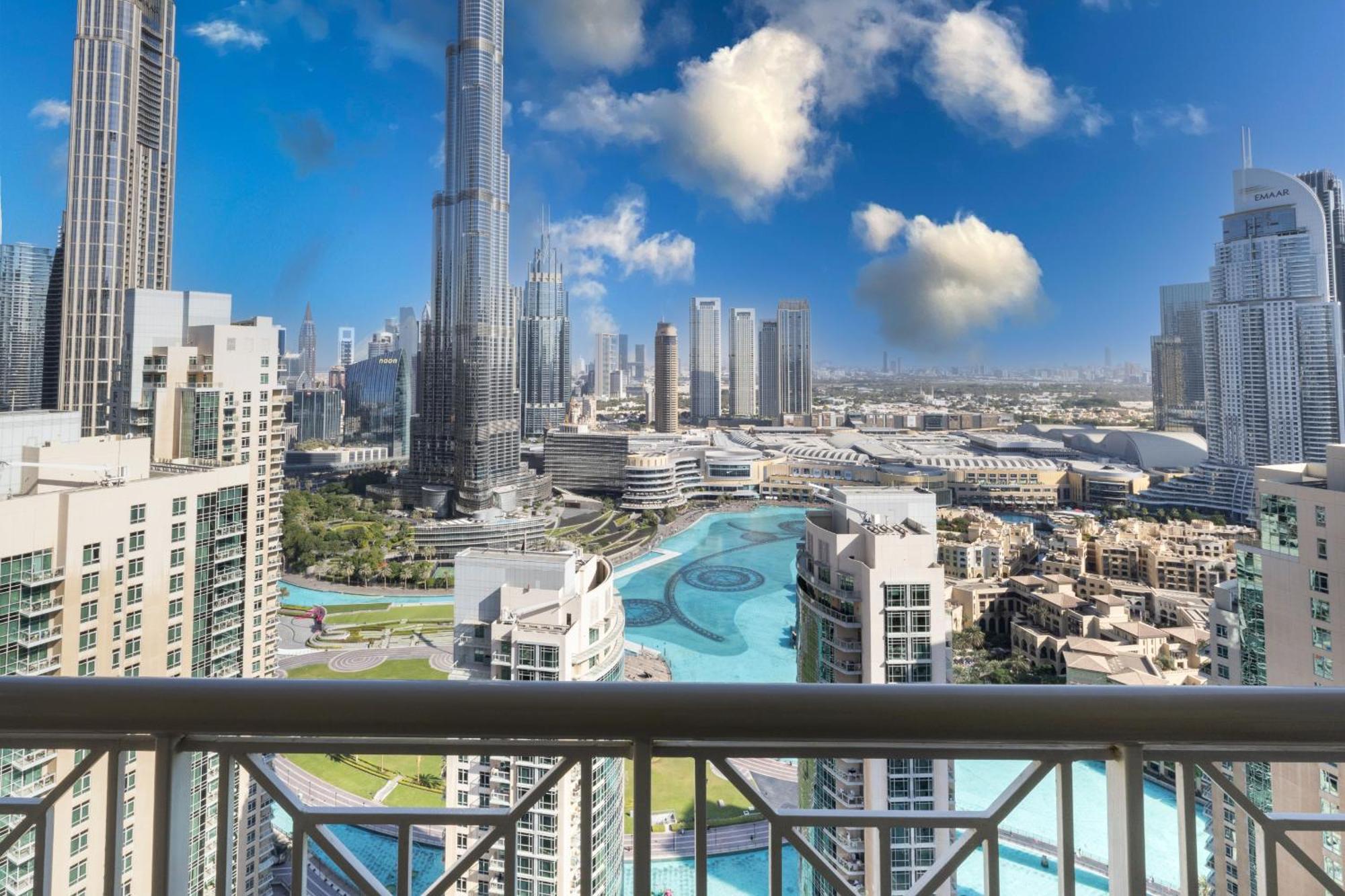 Signature Burj Khalifa View Residence Dubai Bagian luar foto